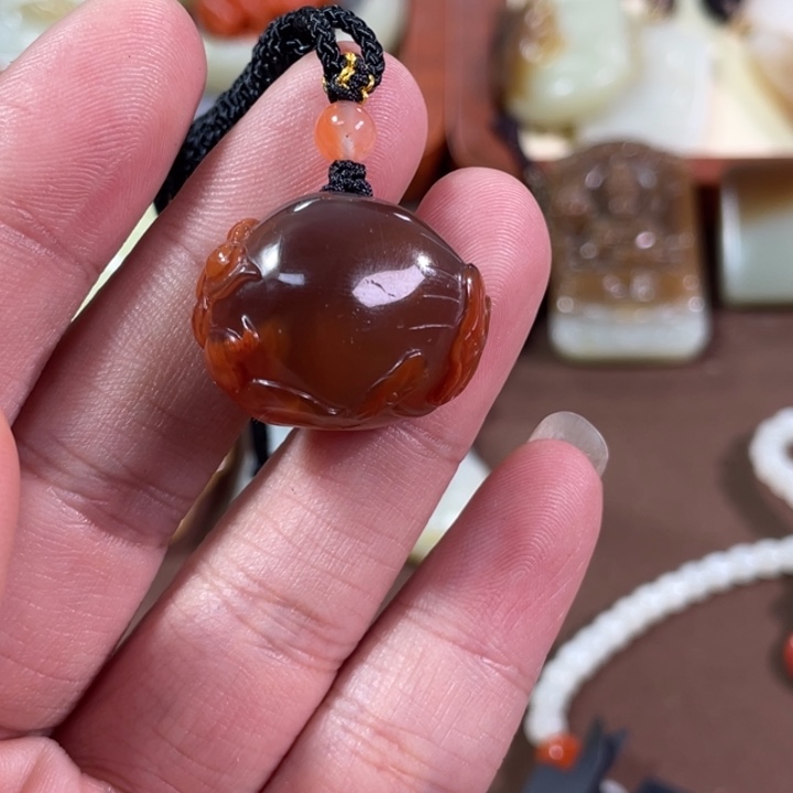 颈饰未镶嵌南红玛瑙