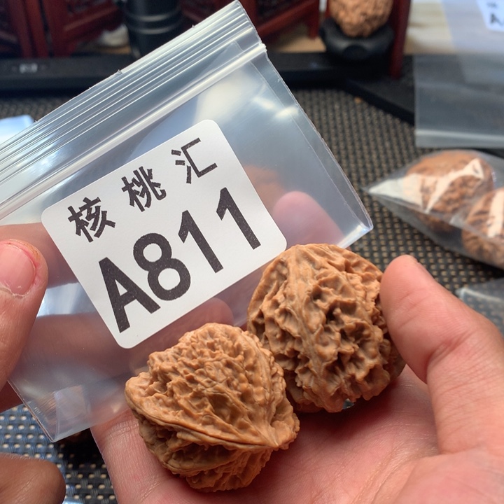 文玩核桃吊坠苹果