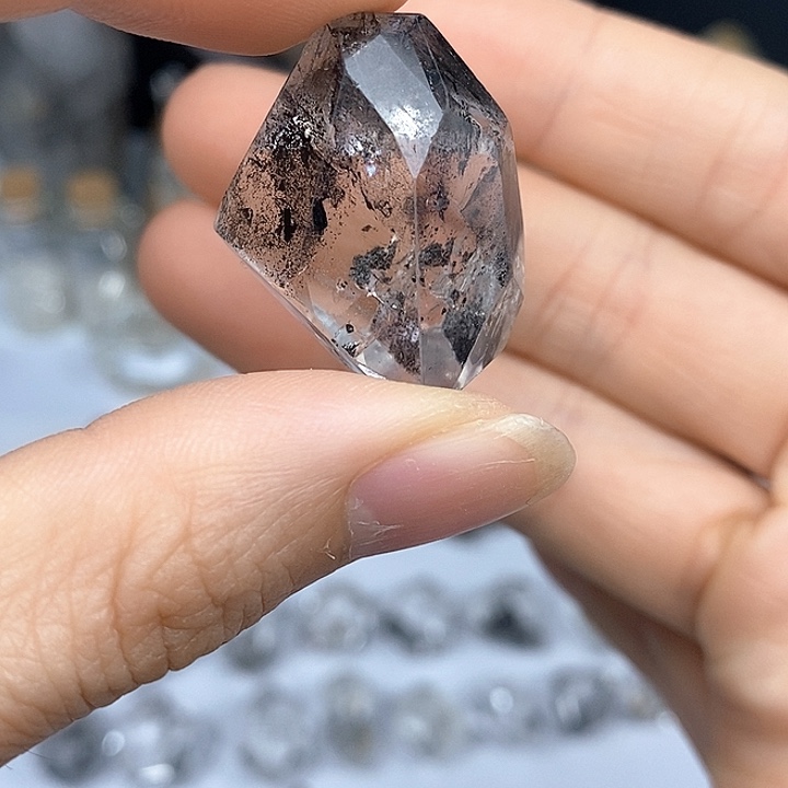 水晶颈饰未镶嵌水墨画