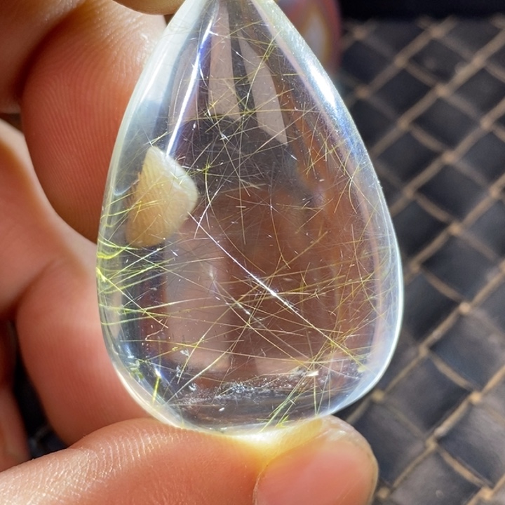 水晶颈饰未镶嵌弘*儿水晶挂坠