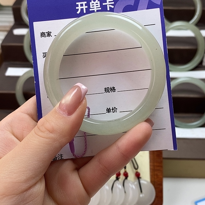 东陵石未镶嵌手镯52.5✖️12.7✖️8.0