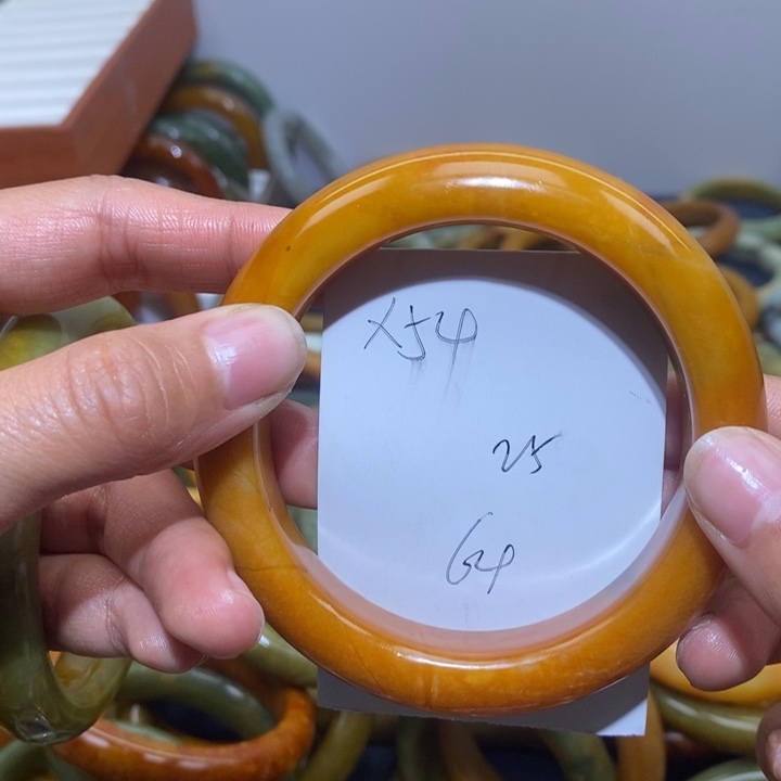 蛇纹石玉未镶嵌手镯S****了