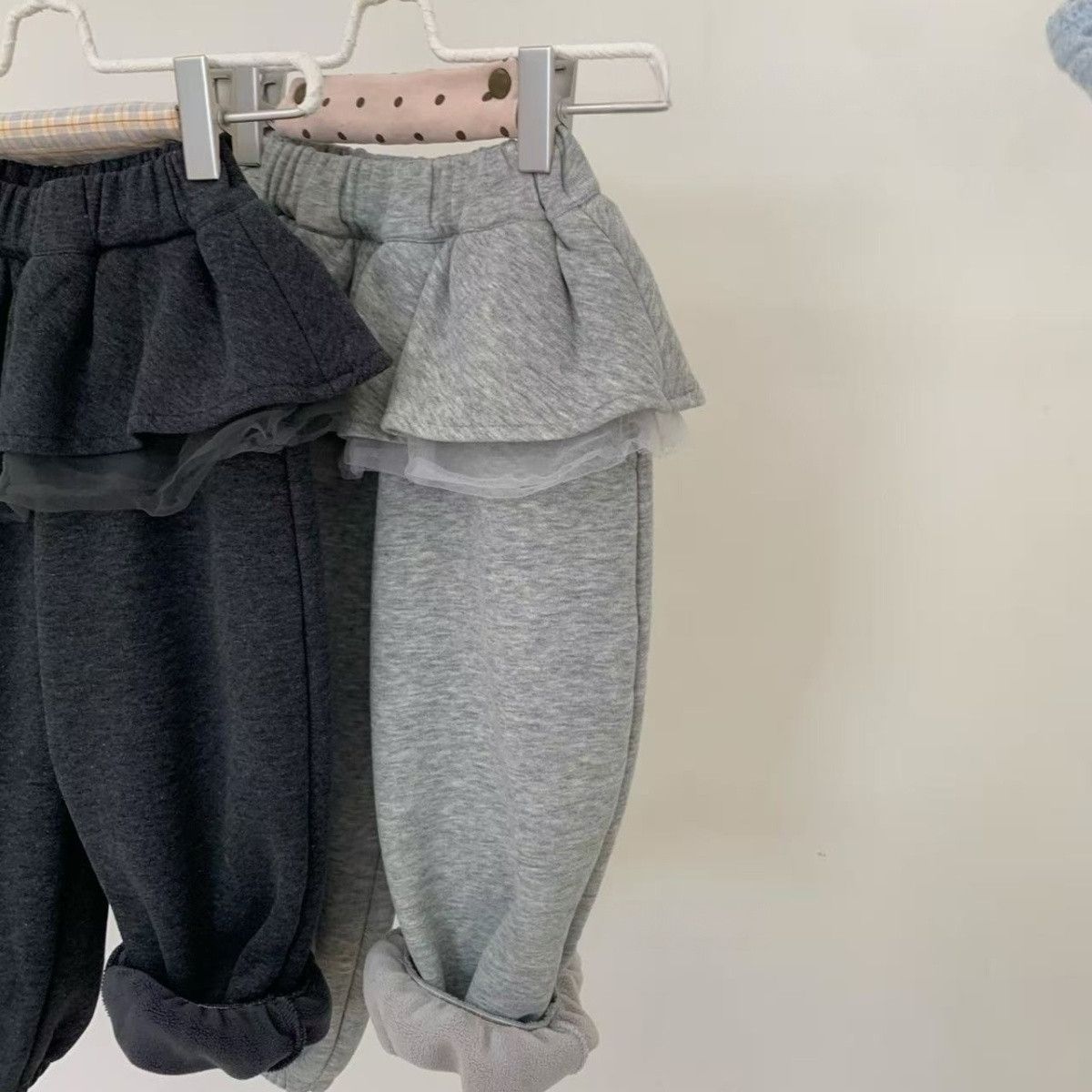 女童新款2025秋冬款一体绒韩国儿童洋气百搭小众网纱花边屁帘卫裤