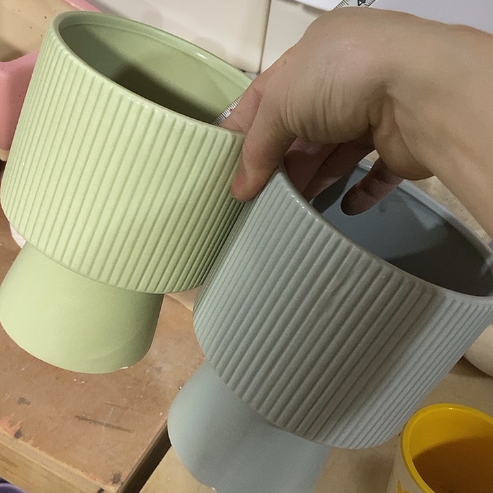 陶盆有孔 瑕疵针孔漏釉介意勿拍 口12高16