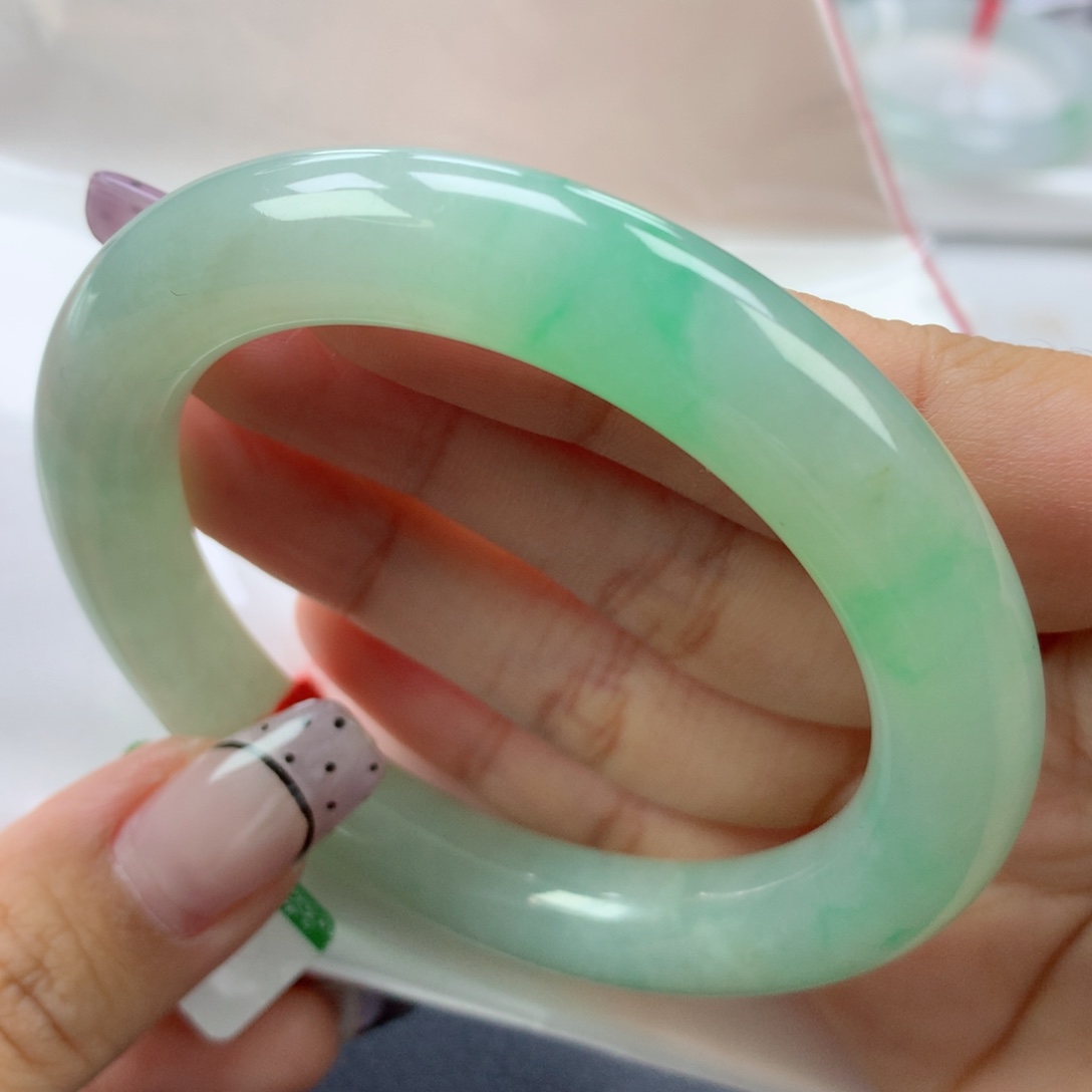 翡翠手镯未镶嵌57圆