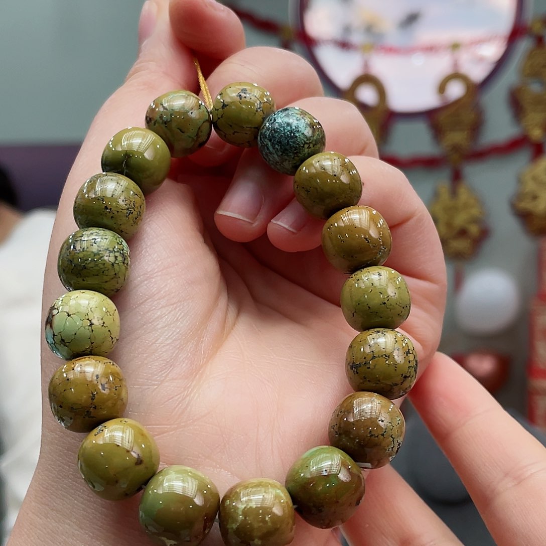 绿松石颈饰未镶嵌