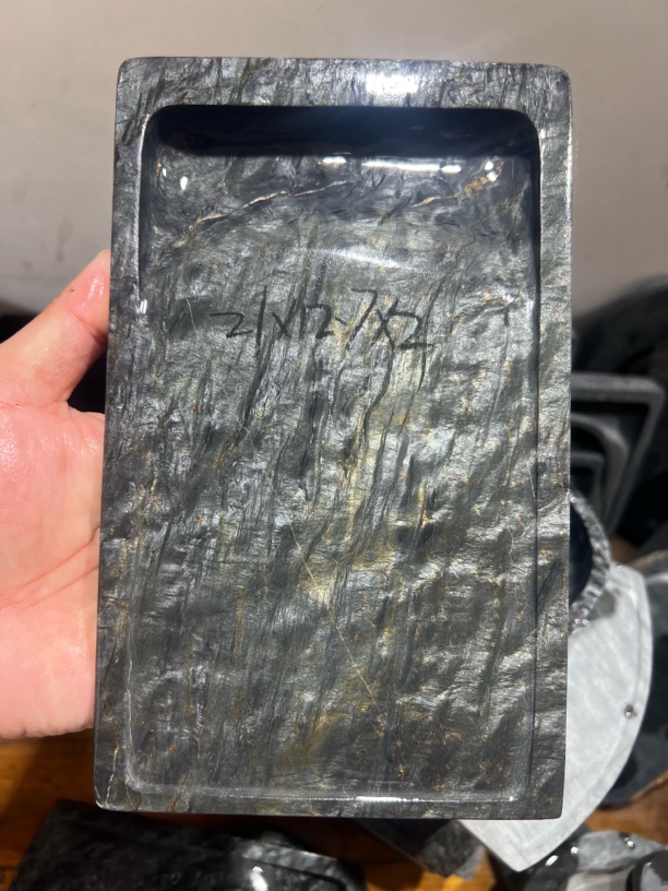 水撅坑金晕龙鳞眉纹，有点线暇无碍实用。介意勿拍。两面通透下利器