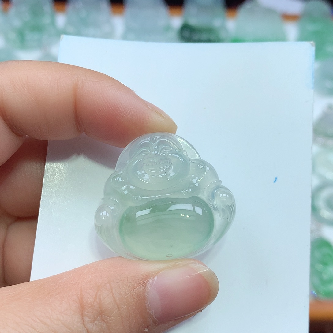 翡翠颈饰未镶嵌佛