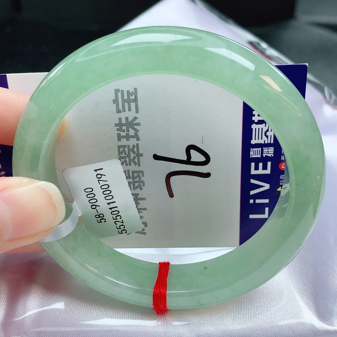 翡翠手镯未镶嵌缅甸天然A货翡翠手镯