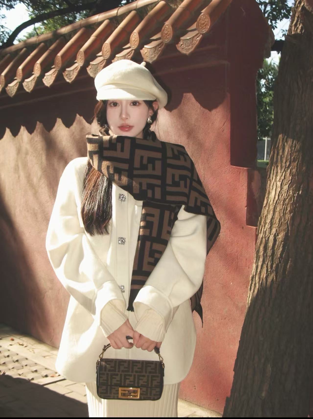 未使用 FENDI/芬迪 现货 经典老花羊毛围巾 WJ0079