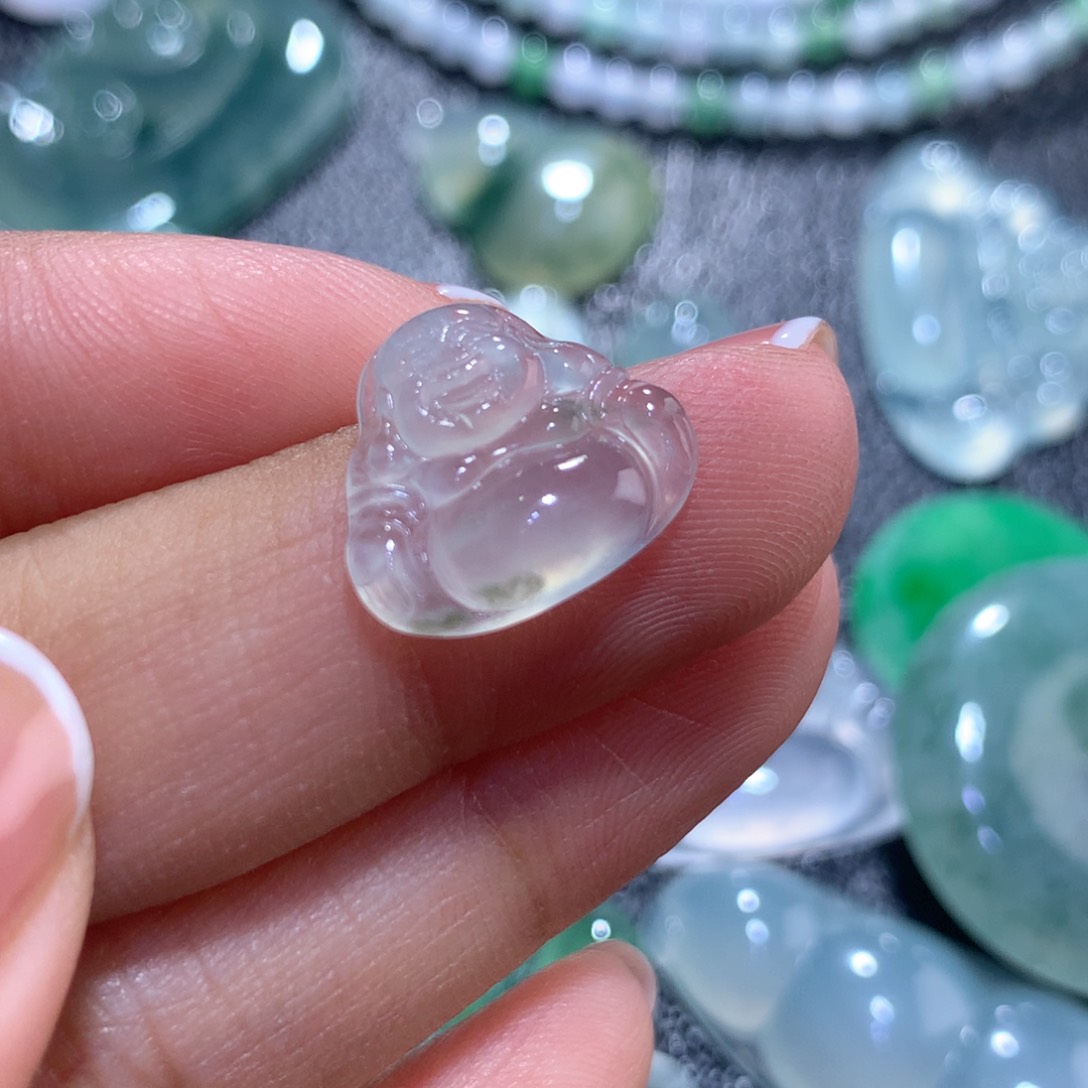 翡翠未镶嵌颈饰缅甸