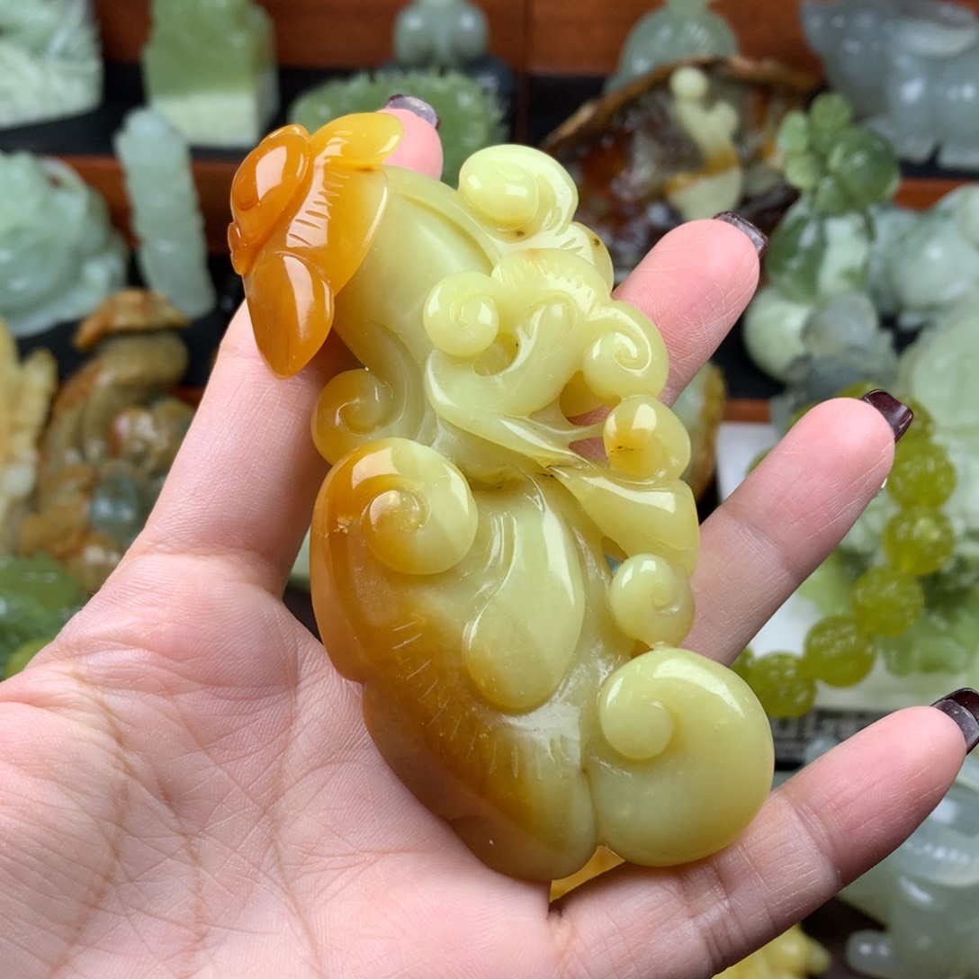 岫玉手把件未镶嵌