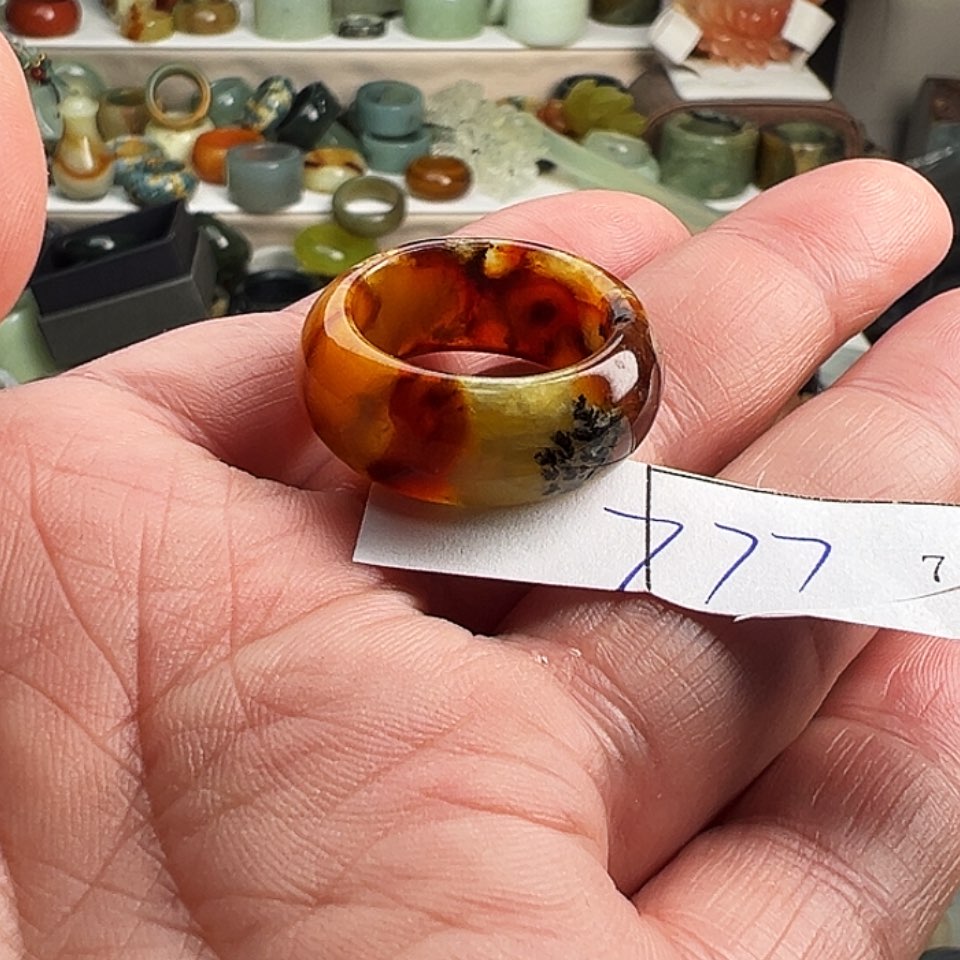 【闪购商品】未镶嵌蛇纹石玉戒指2**4