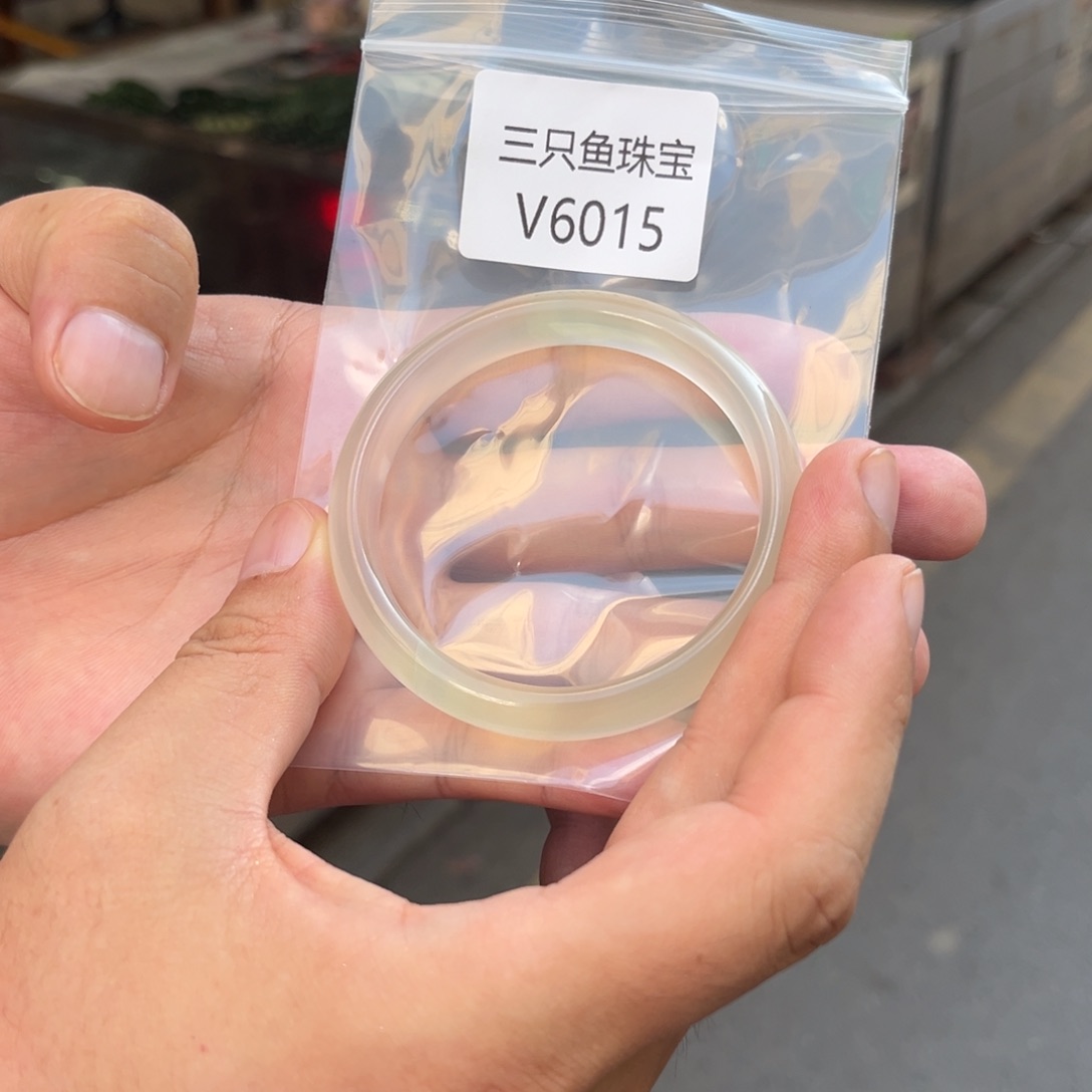 山****玛瑙/玉髓手镯未镶嵌