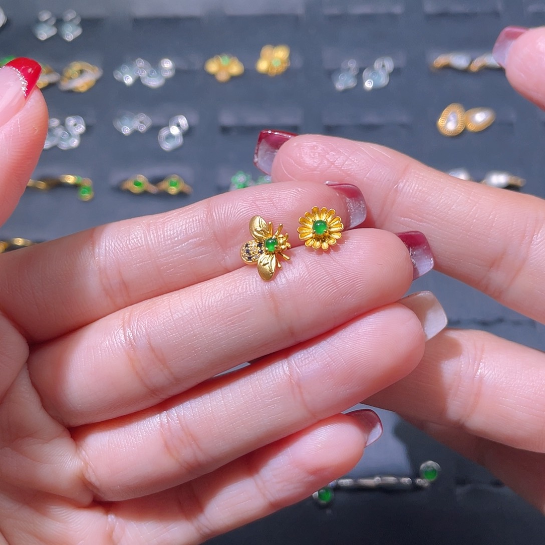 翡翠耳饰18K金镶嵌耳饰