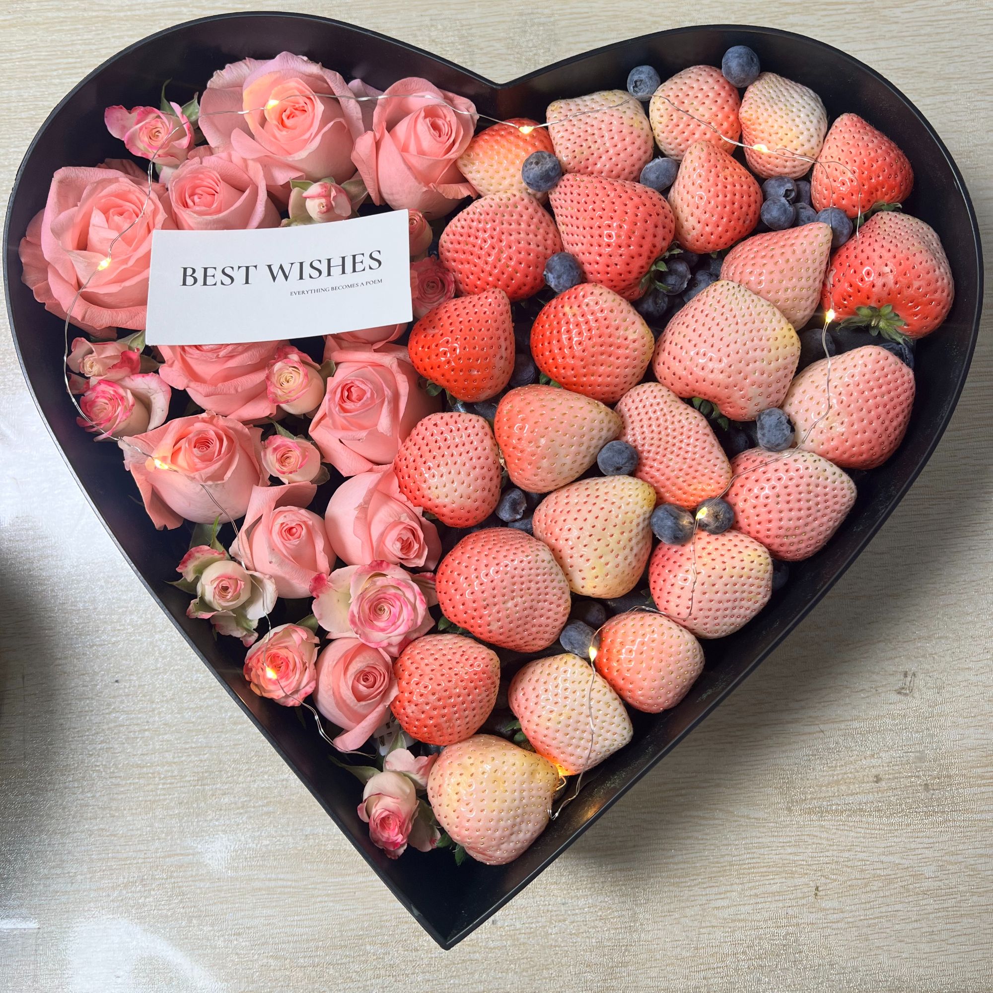【情人节】心形淡雪草莓礼盒