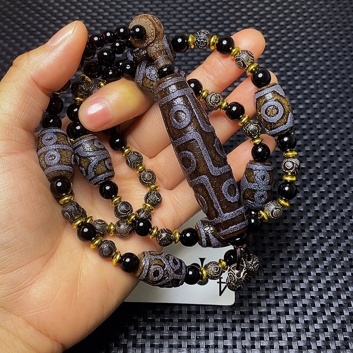 陈***务玛瑙/玉髓手链未镶嵌