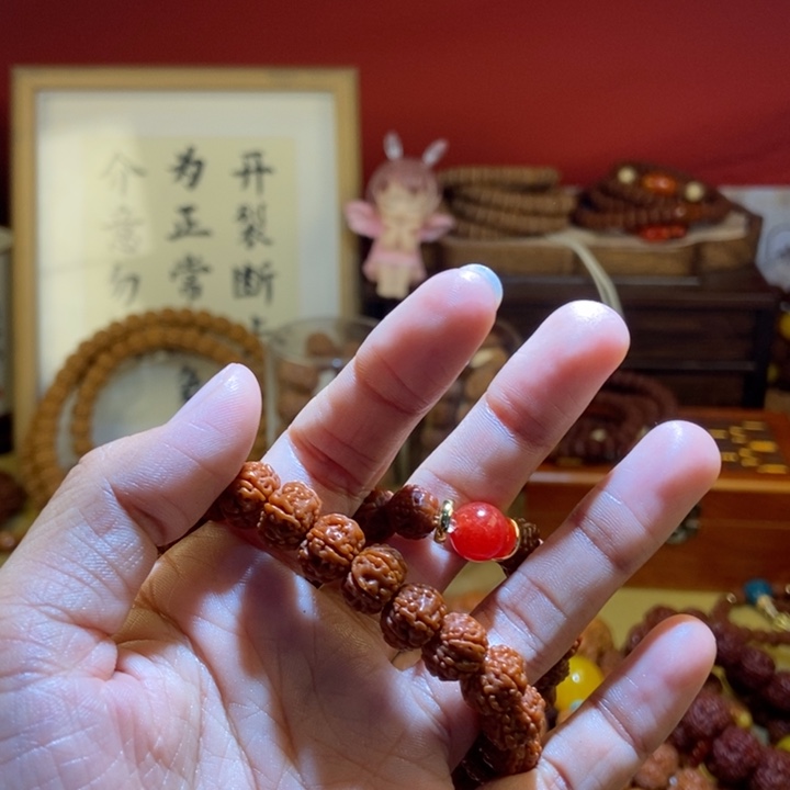 吊坠金刚菩提?****凉106玉化单金色隔片红珊