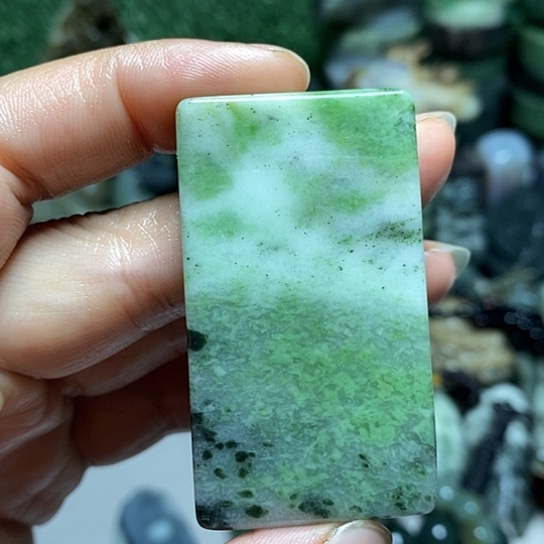 独山玉未镶嵌珠宝半成品
