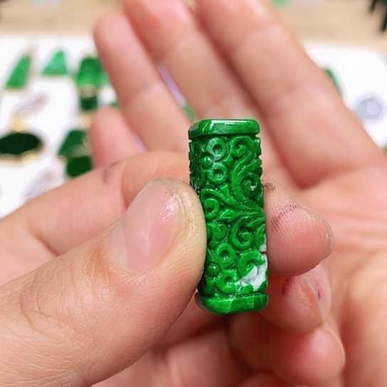 翡翠未镶嵌手链菠*树挂件