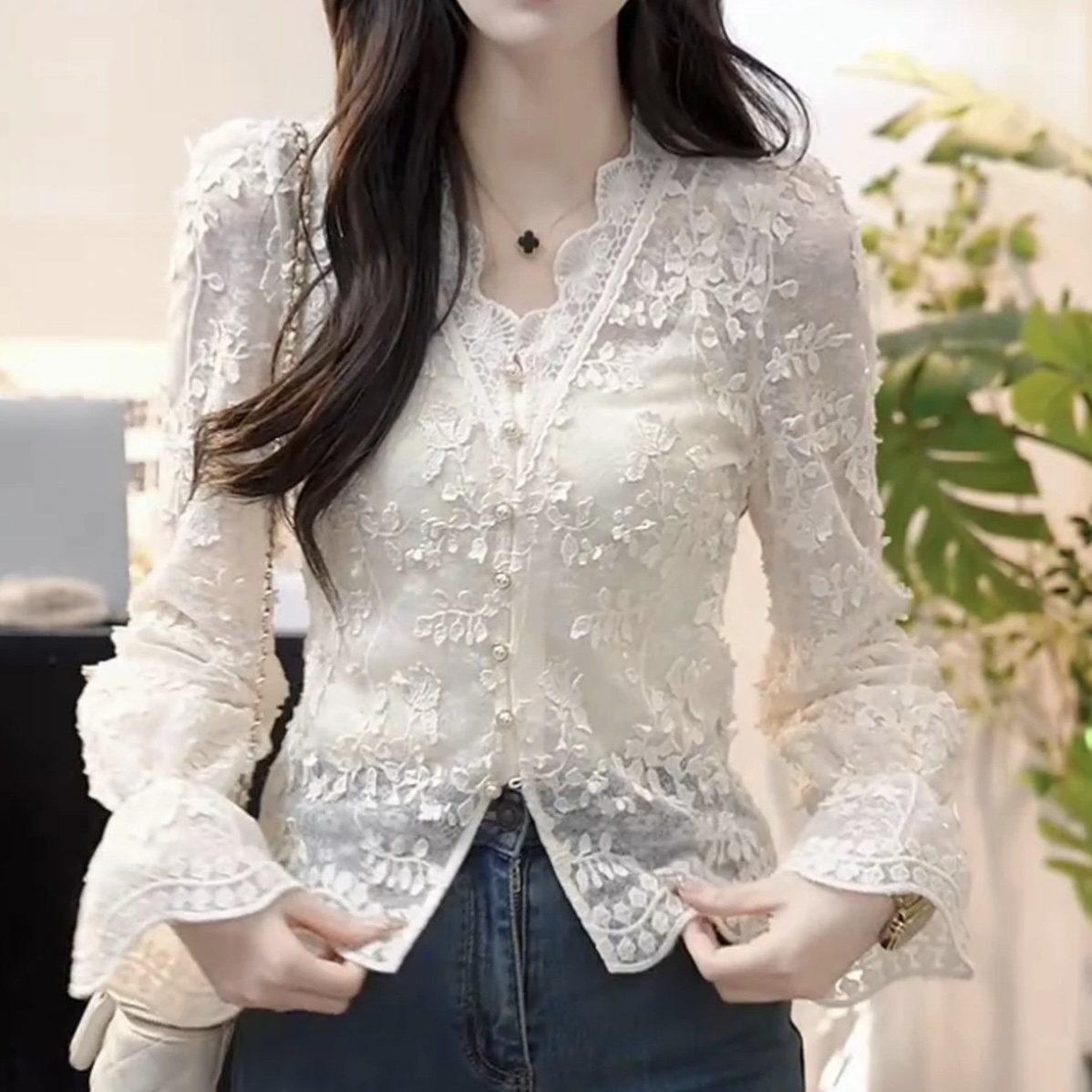 法式时尚蕾丝钩花刺绣长袖V领衬衫2025春夏季小香风显瘦洋气上衣