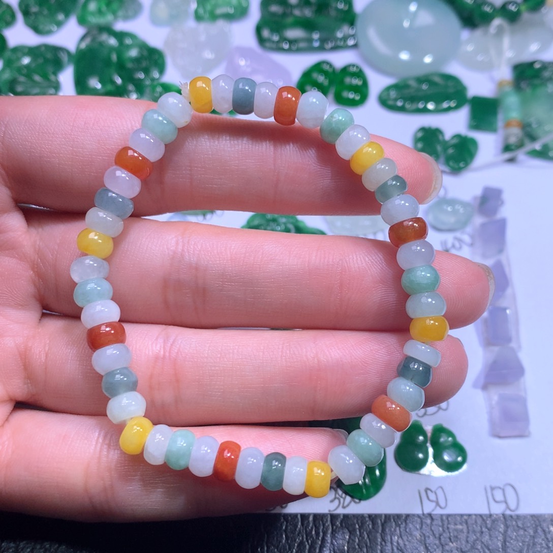 翡翠颈饰未镶嵌珠串