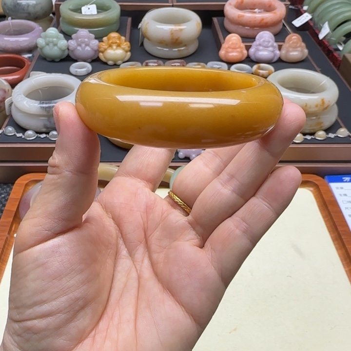 石英岩玉未镶嵌手镯62