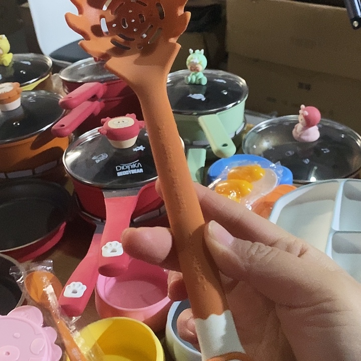 硅胶漏勺捞面不伤锅
