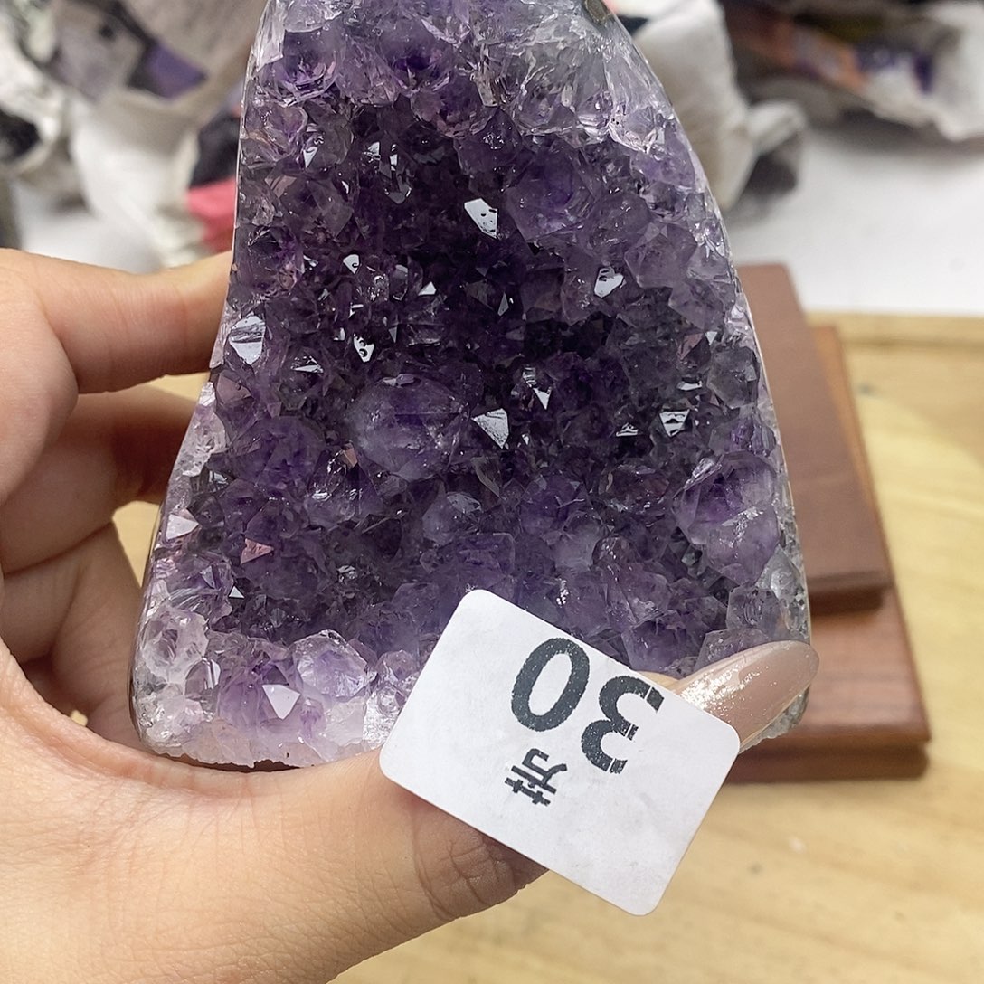 紫晶未镶嵌大型摆件（非配饰）