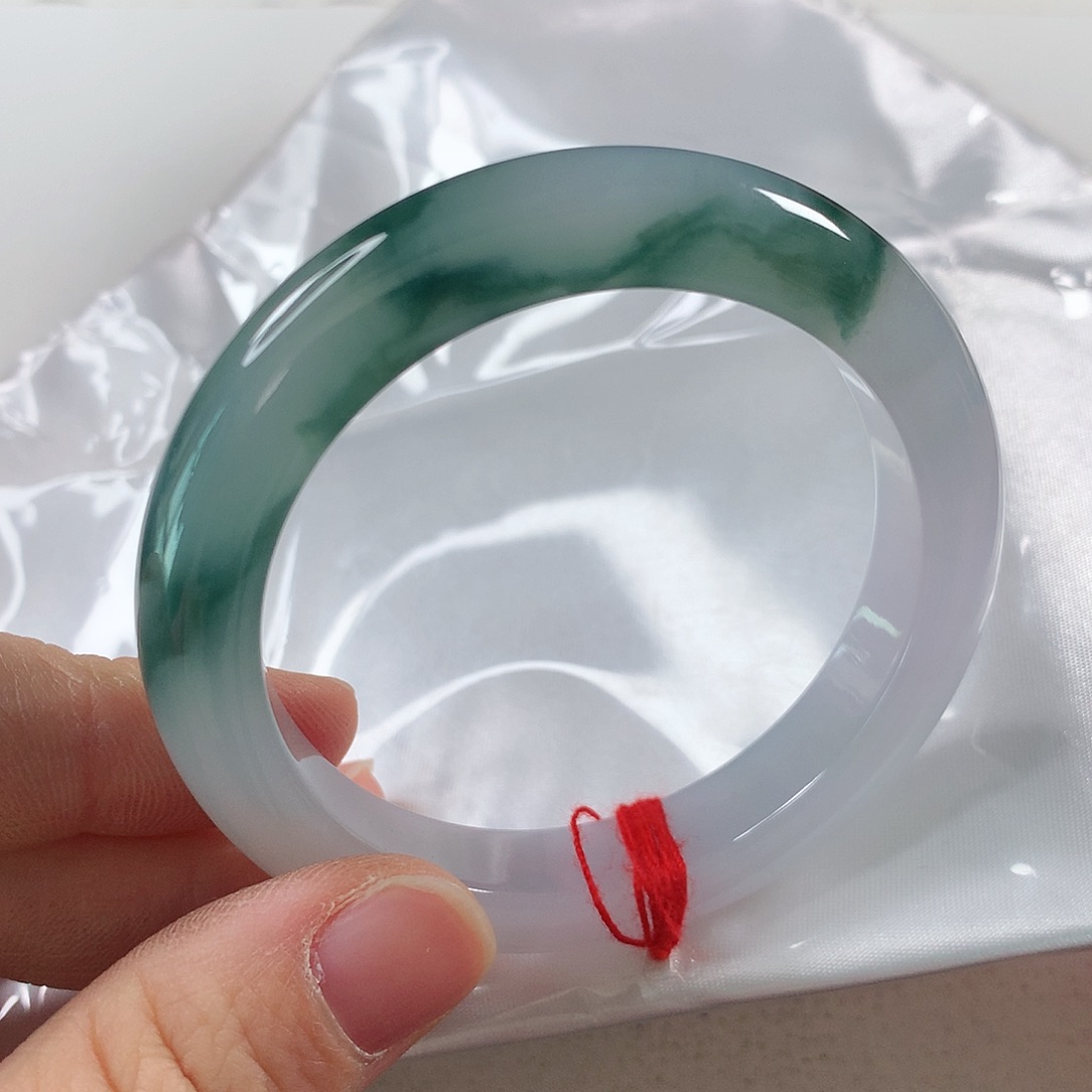 翡翠手镯未镶嵌①⑦⑥