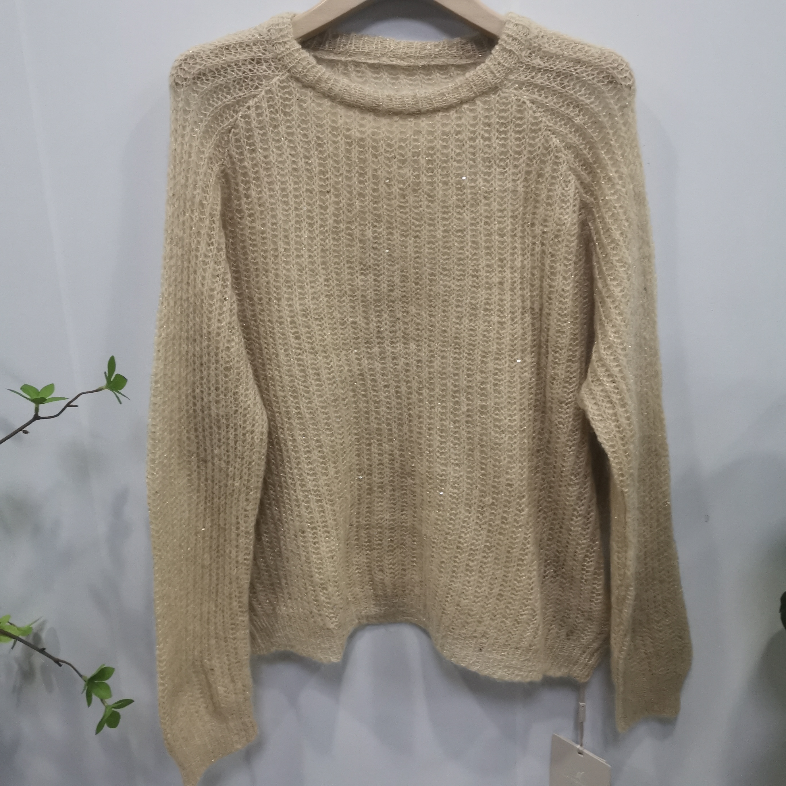 LM0438【品牌撤柜 轻奢定制】时尚圆领杏色竖条纹星光毛衣