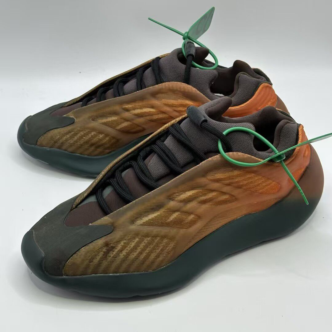 95新 MM6 42.5码/ originals 铜褪异棕橙色 无原盒 /gy4109