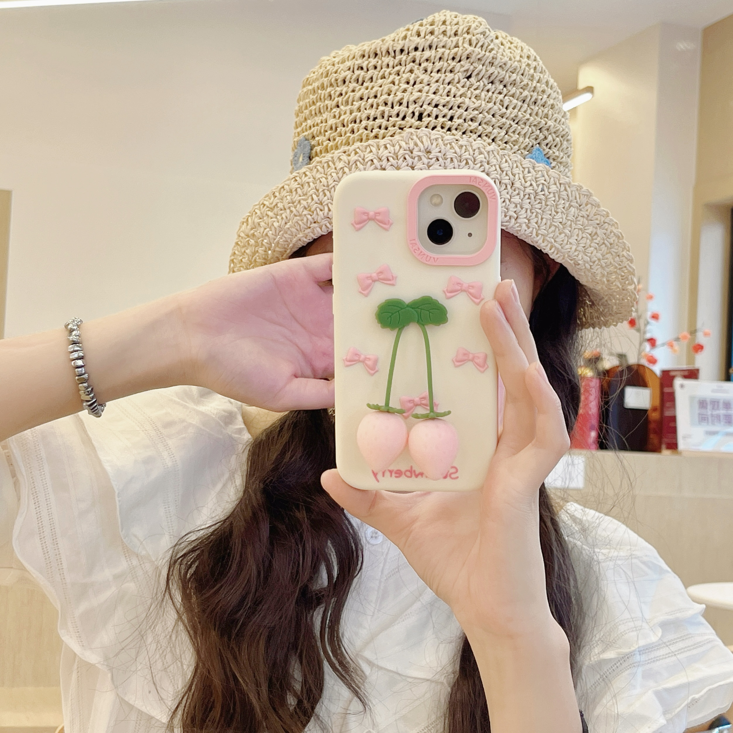 苹果｜吊坠草莓可爱卡通适用iPhone17P女款16风立体全包硅胶手机壳