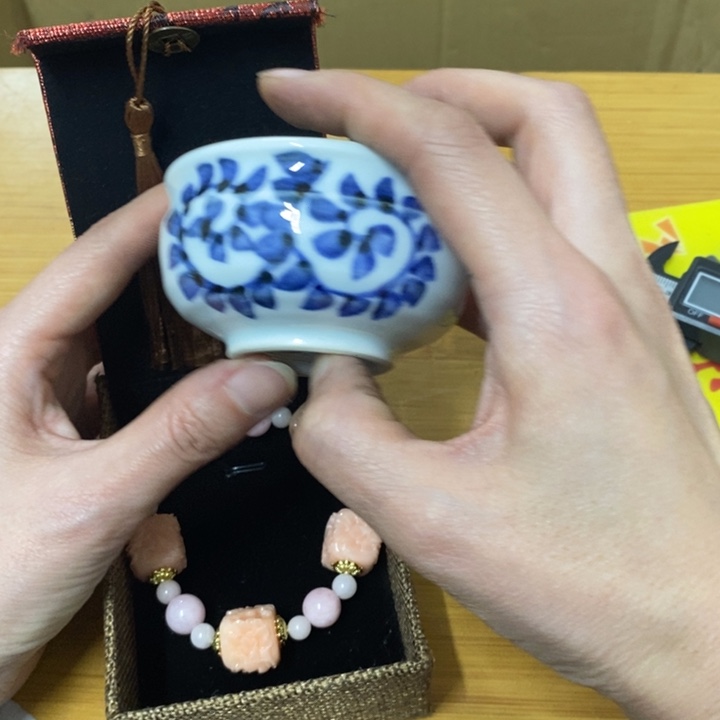 瓷中古工艺品一件