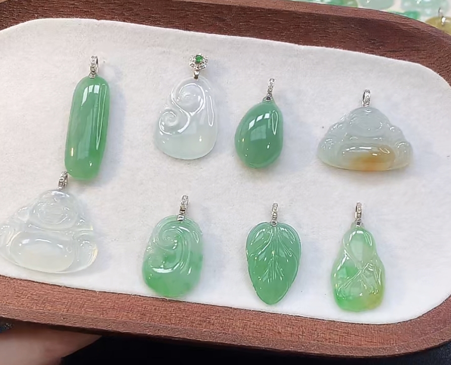 翡翠18K金吊坠-20-5570-多样性发其一