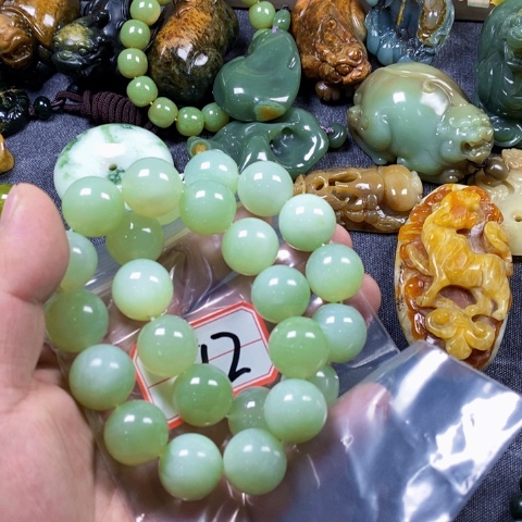 未镶嵌蛇纹石玉手链