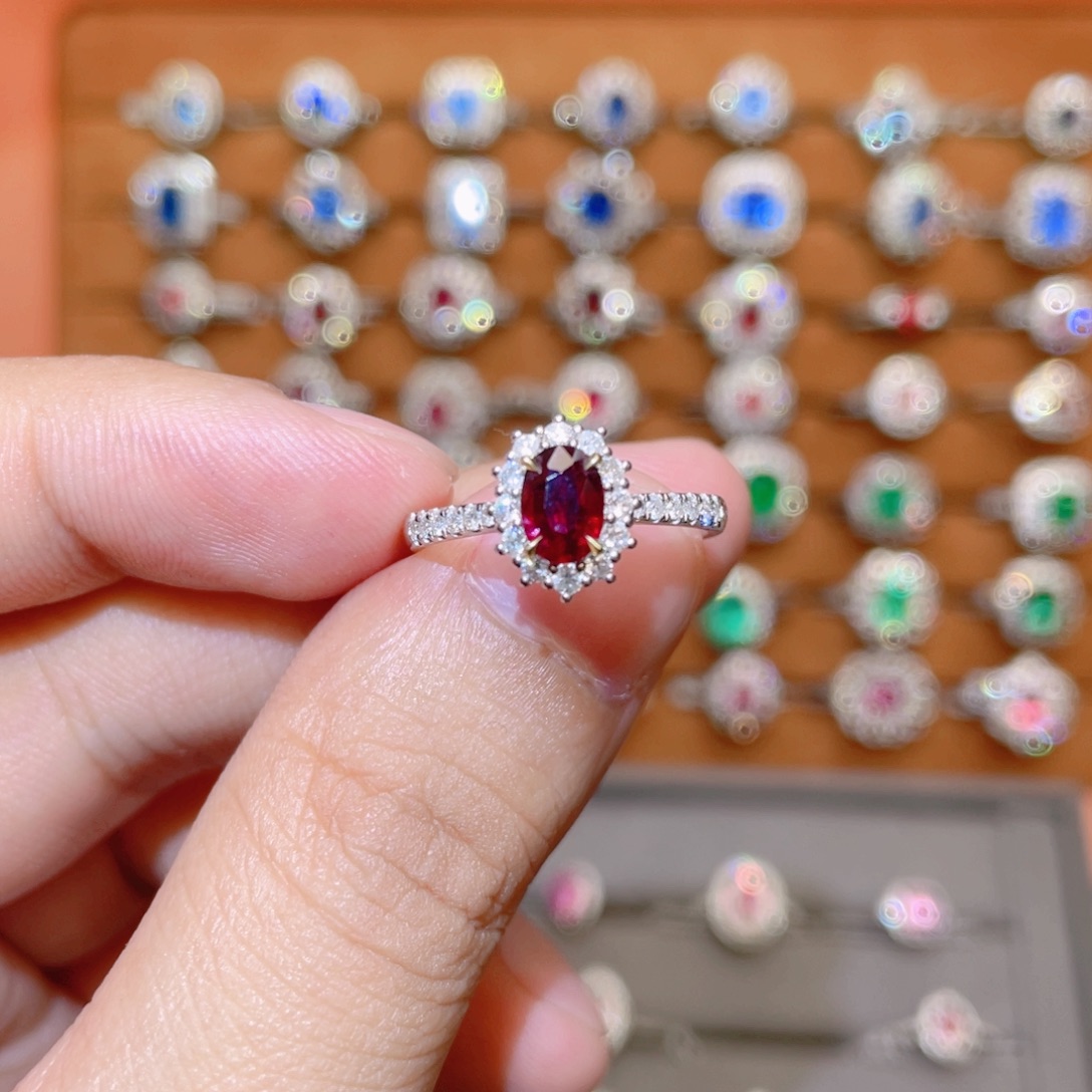 红宝石戒指18K金镶嵌0.58ct 无烧鸽血