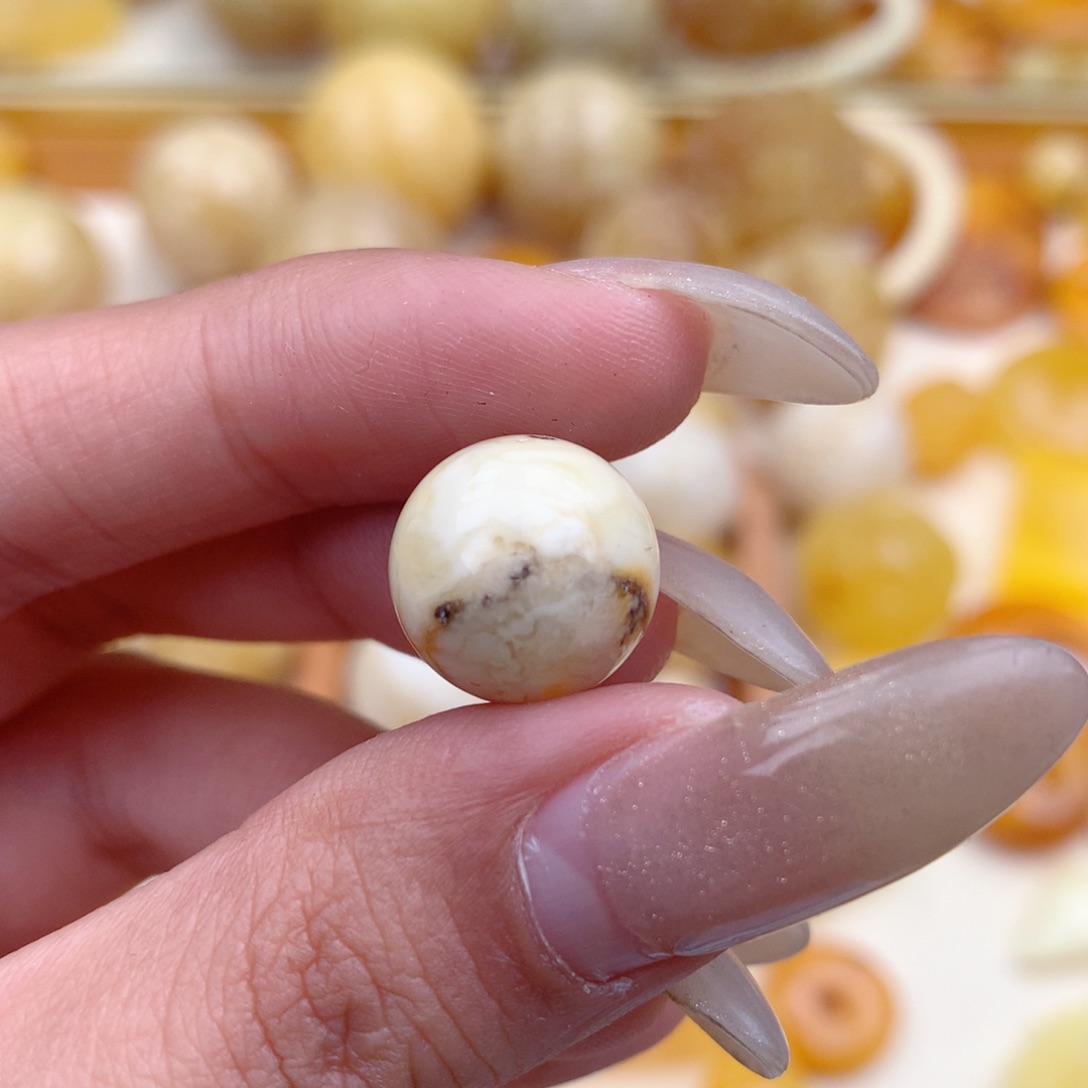 琥珀未镶嵌珠宝奇石14