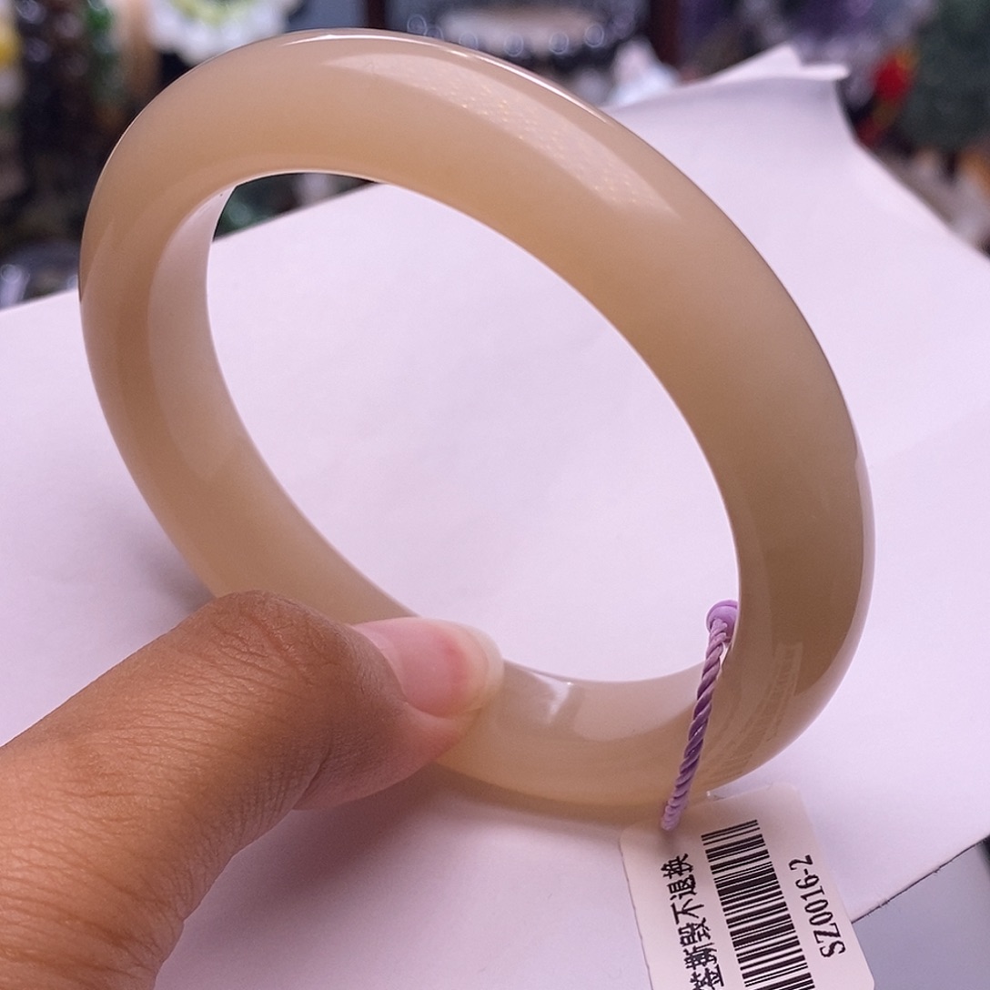 颈饰未镶嵌和田玉收藏级天花板老坑料浓红粉手镯55.8