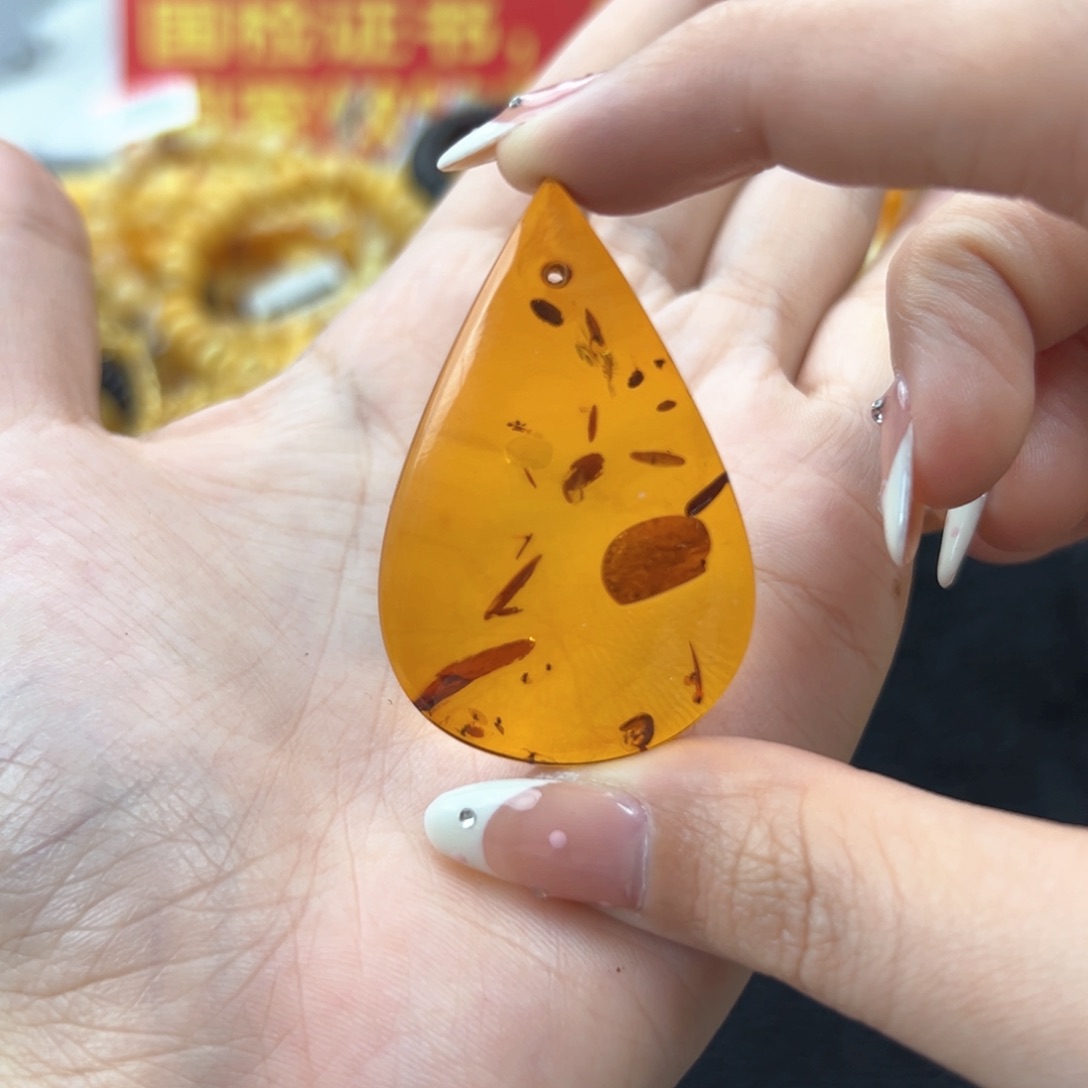 琥珀珠宝奇石未镶嵌