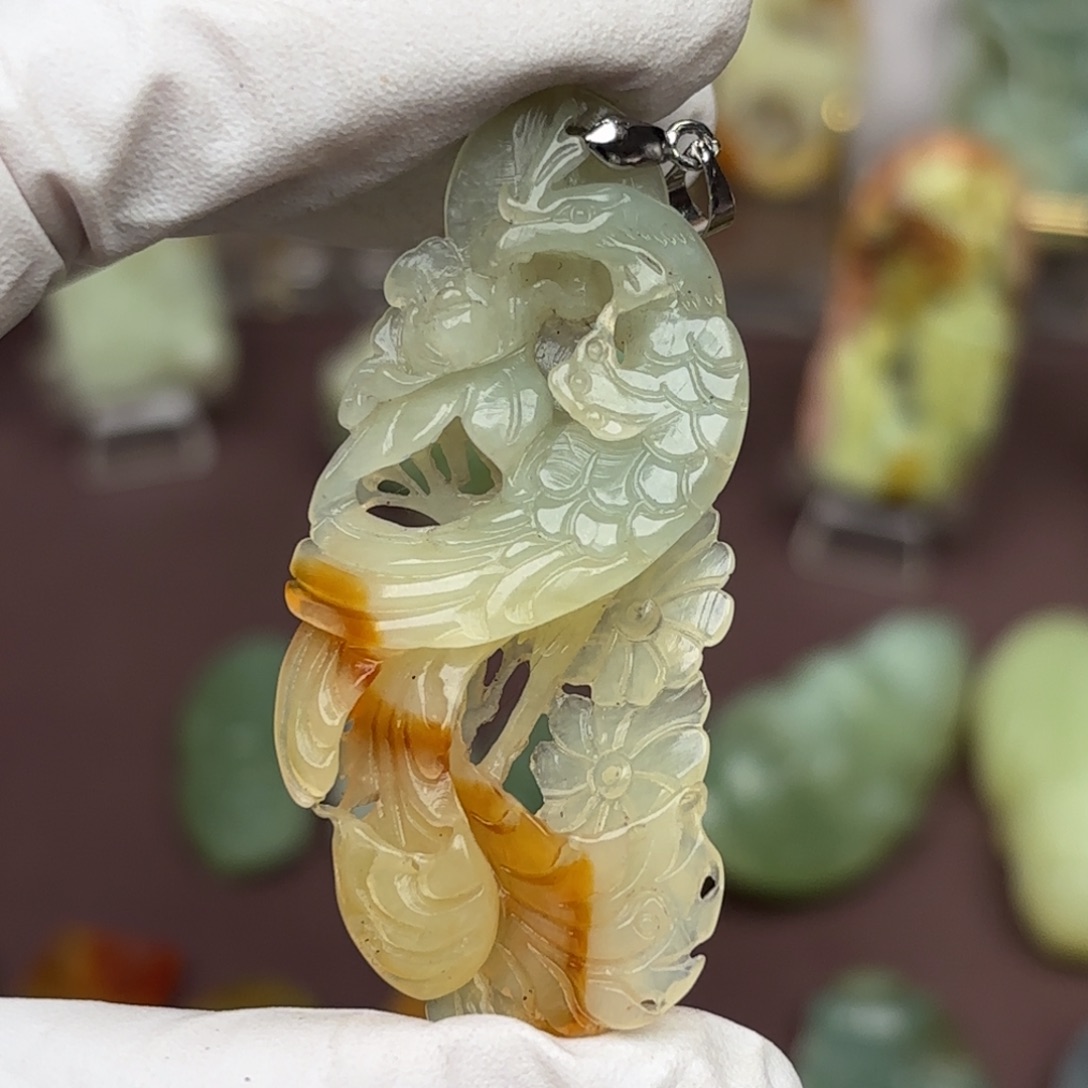 蛇纹石玉颈饰未镶嵌