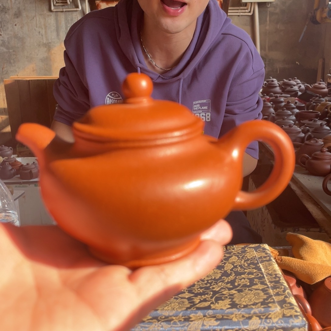 茶壶紫砂WHY。红降坡。 掇只。 200CC