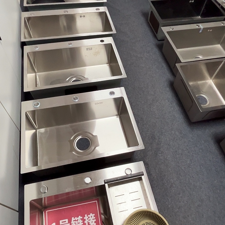 方形款发两套，60.40单槽，圆龙头全套配齐