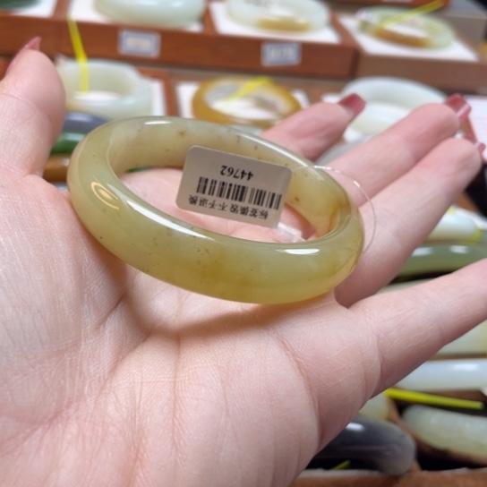 【闪购商品】和田玉手镯未镶嵌52.4