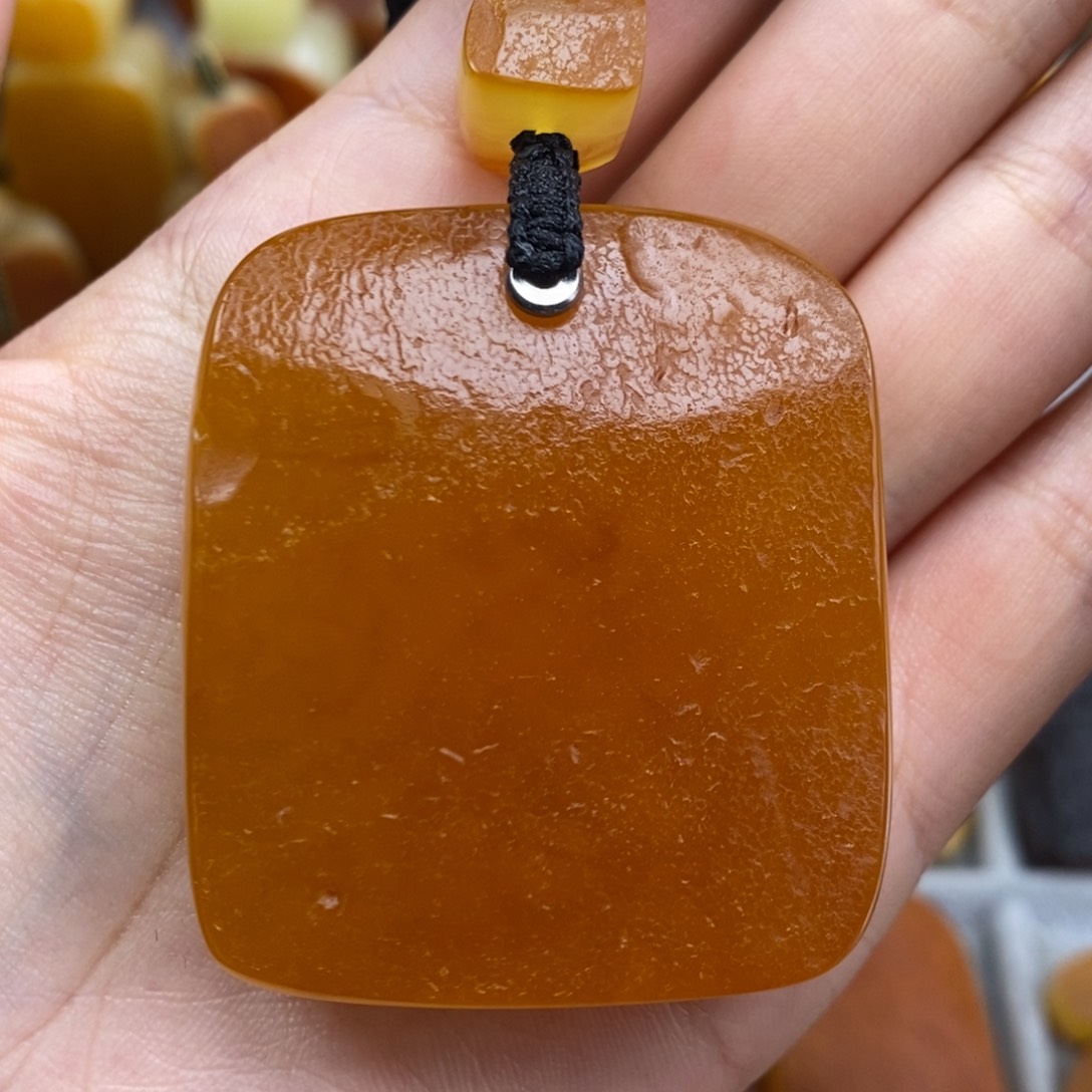 琥珀吊坠(赠链)未镶嵌