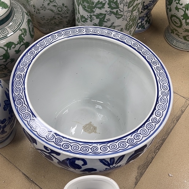 瓷片瑕疵收陶瓷。。。。。。。。。。。。。