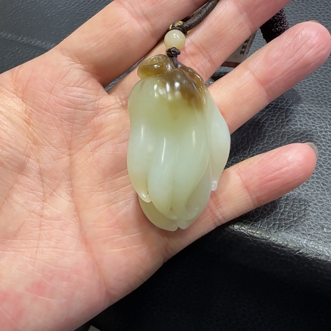 和田玉未镶嵌吊坠(赠链)