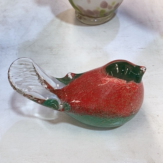 琉璃花瓶高7厘米宽9厘米