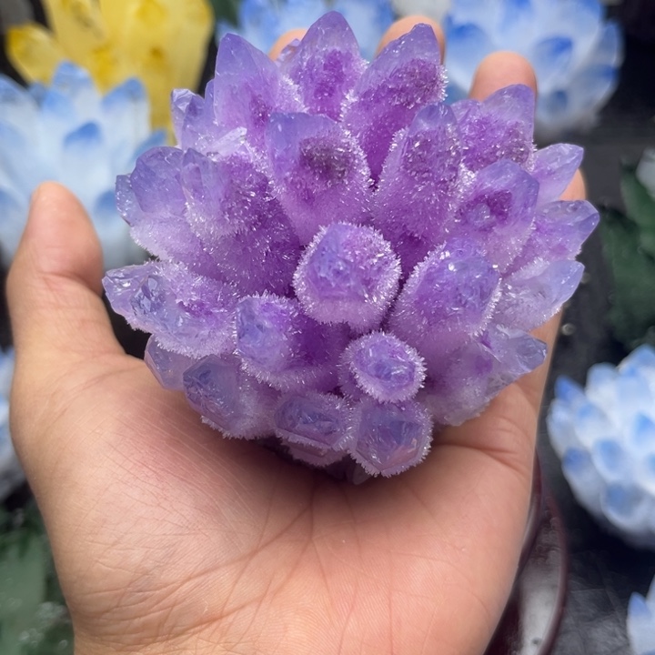 琉璃手工艺品如**知晶簇