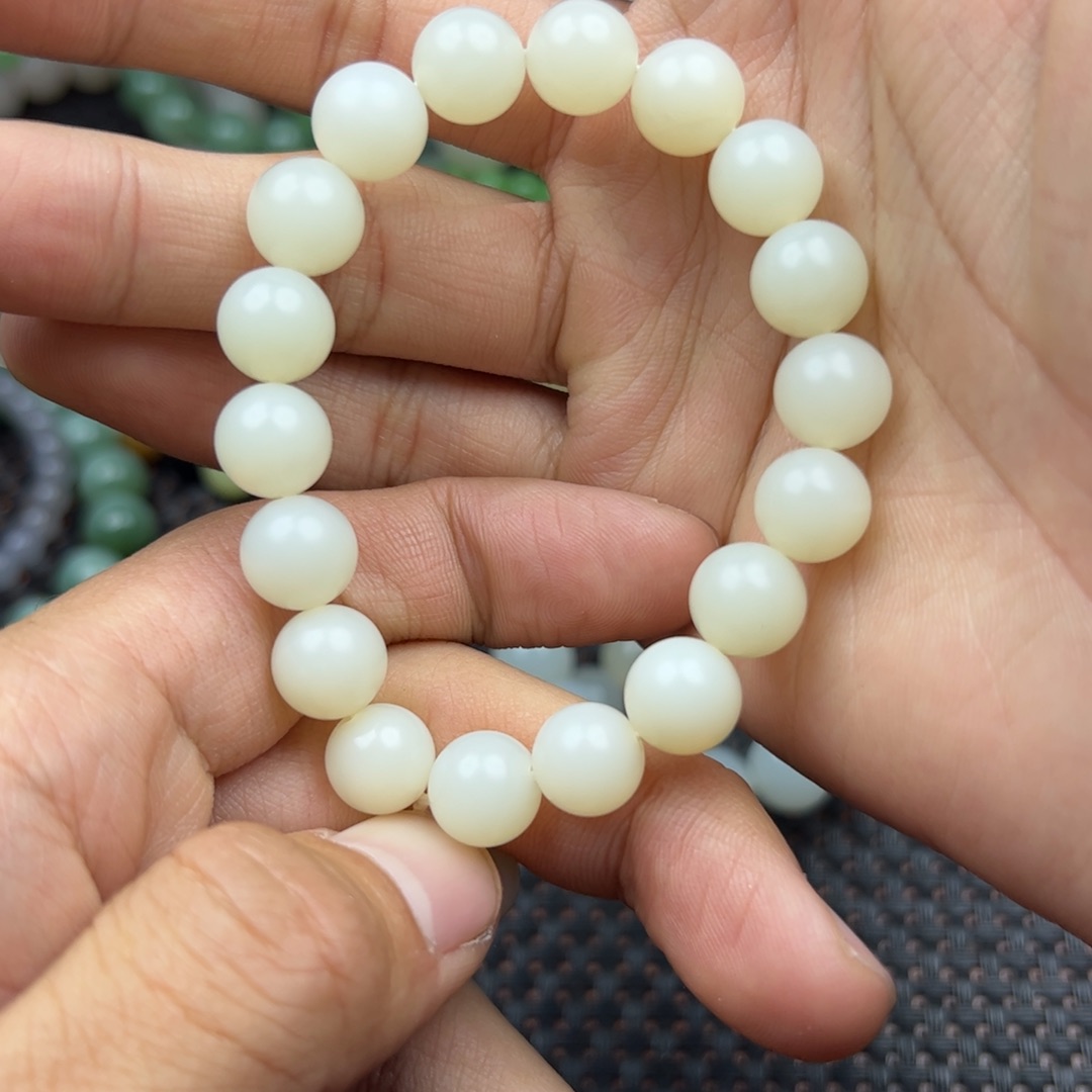 和田玉手链未镶嵌陈*佳